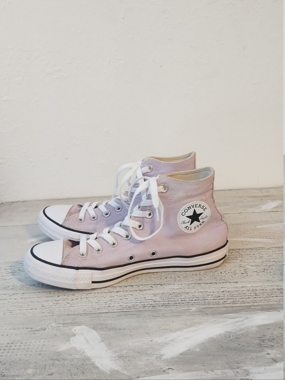 Converse Chuck Taylor All-Star Pale Amethyst High-Tops color lilac unisex
